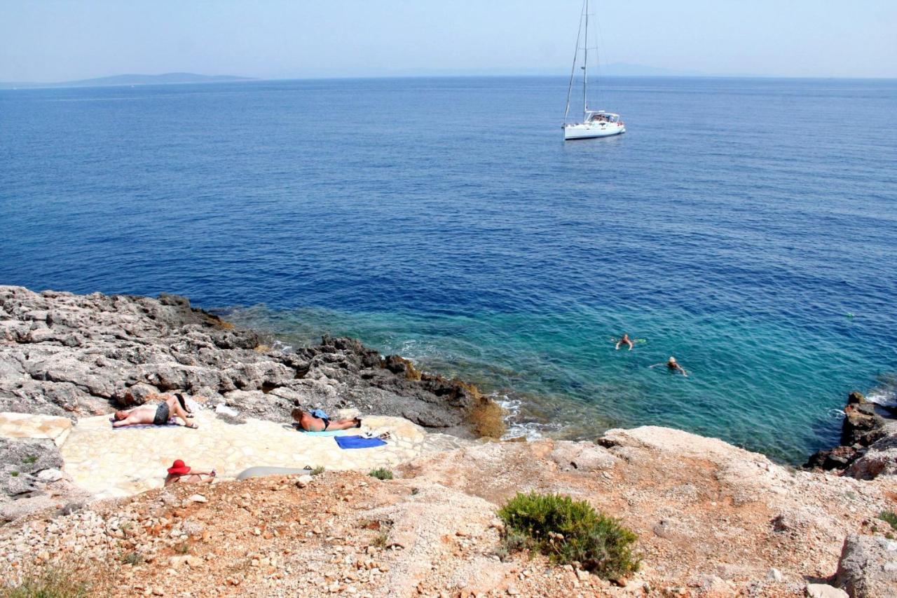 Apartments By The Sea Sveta Nedilja, Hvar - 11433 Света Неделя Екстериор снимка