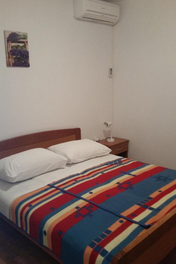 Apartments By The Sea Sveta Nedilja, Hvar - 11433 Света Неделя Екстериор снимка