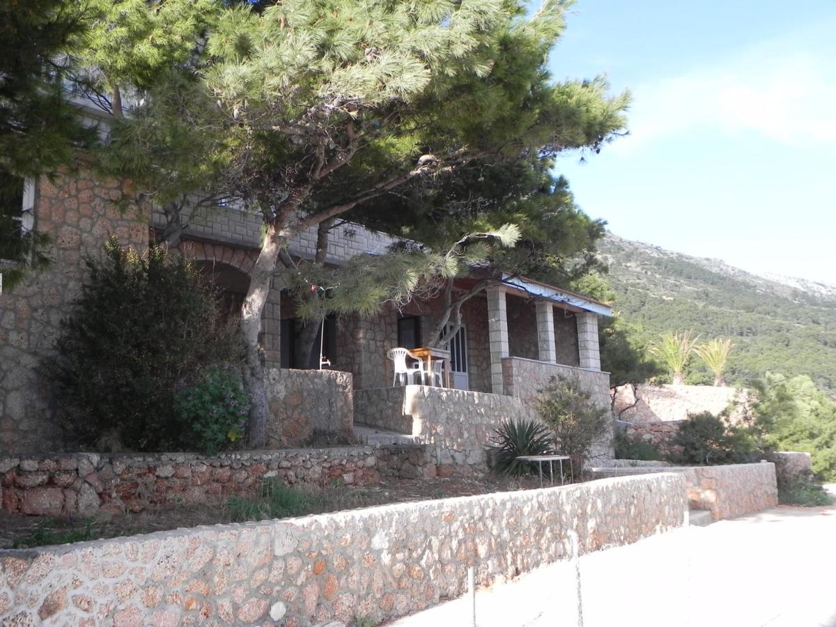 Apartments By The Sea Sveta Nedilja, Hvar - 11433 Света Неделя Екстериор снимка