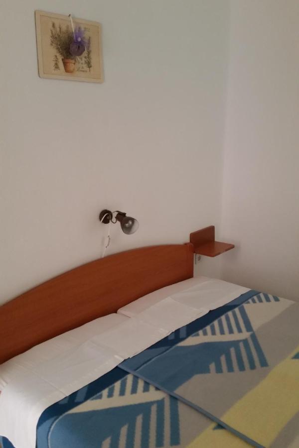 Apartments By The Sea Sveta Nedilja, Hvar - 11433 Света Неделя Екстериор снимка