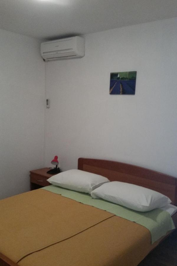 Apartments By The Sea Sveta Nedilja, Hvar - 11433 Света Неделя Екстериор снимка