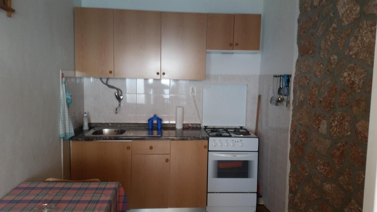 Apartments By The Sea Sveta Nedilja, Hvar - 11433 Света Неделя Екстериор снимка