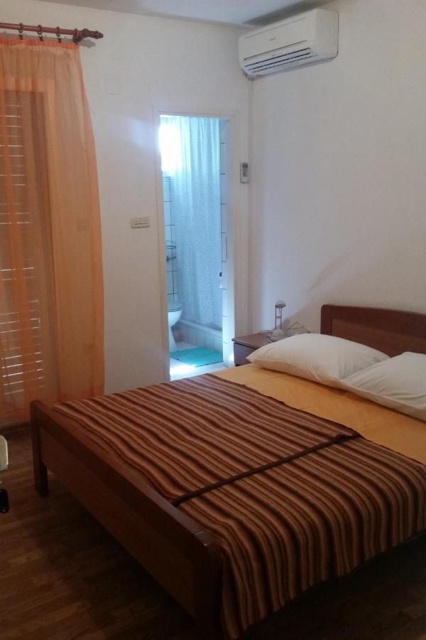 Apartments By The Sea Sveta Nedilja, Hvar - 11433 Света Неделя Екстериор снимка