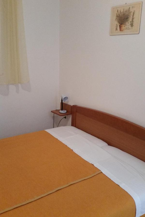 Apartments By The Sea Sveta Nedilja, Hvar - 11433 Света Неделя Екстериор снимка