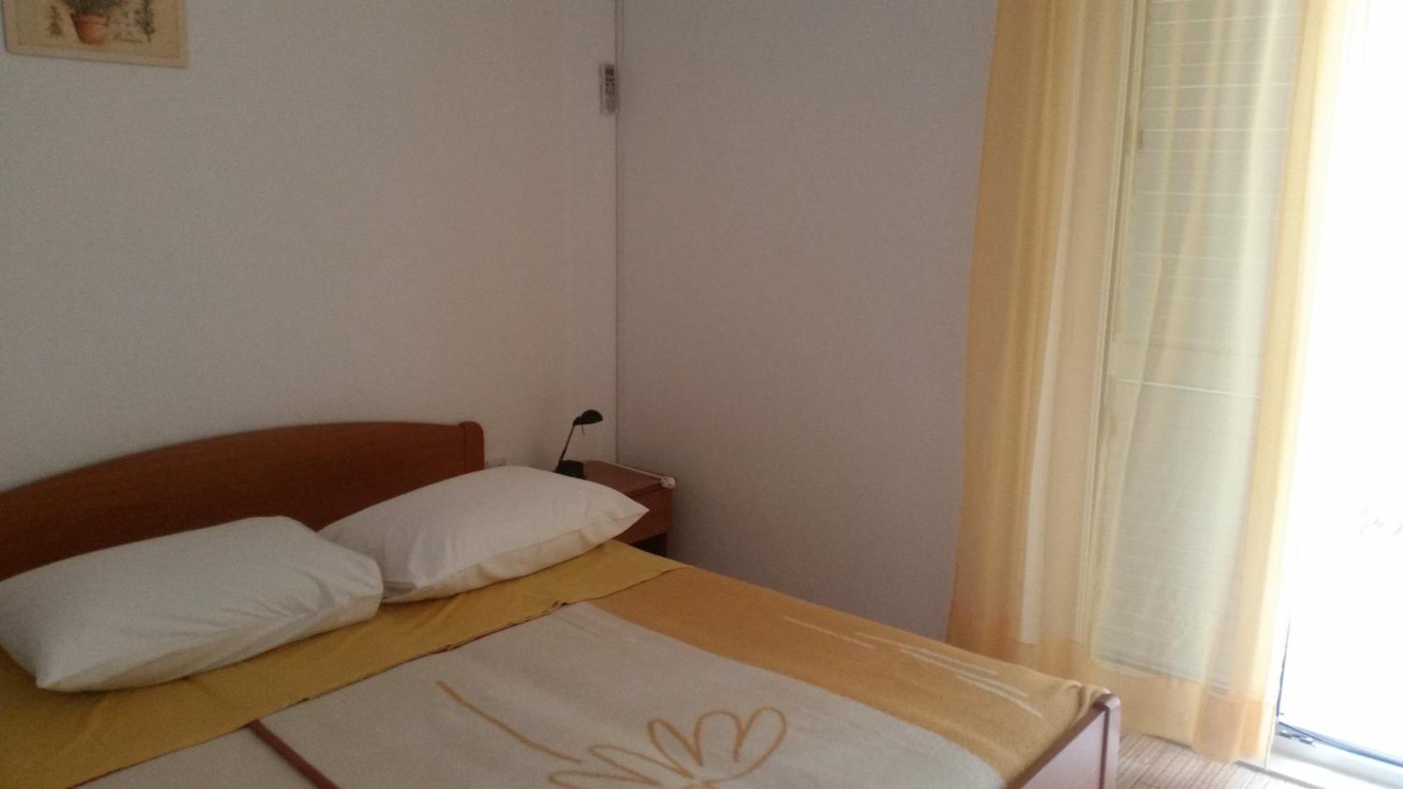 Apartments By The Sea Sveta Nedilja, Hvar - 11433 Света Неделя Стая снимка